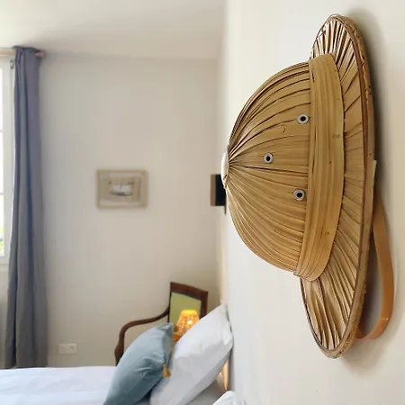 La Maison Du Clocher By La Boite En شقة Courteuil