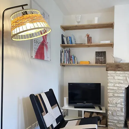 La Maison Du Clocher By La Boite En شقة Courteuil