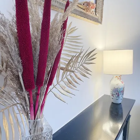 Appartamento La Maison Du Clocher By La Boite En *