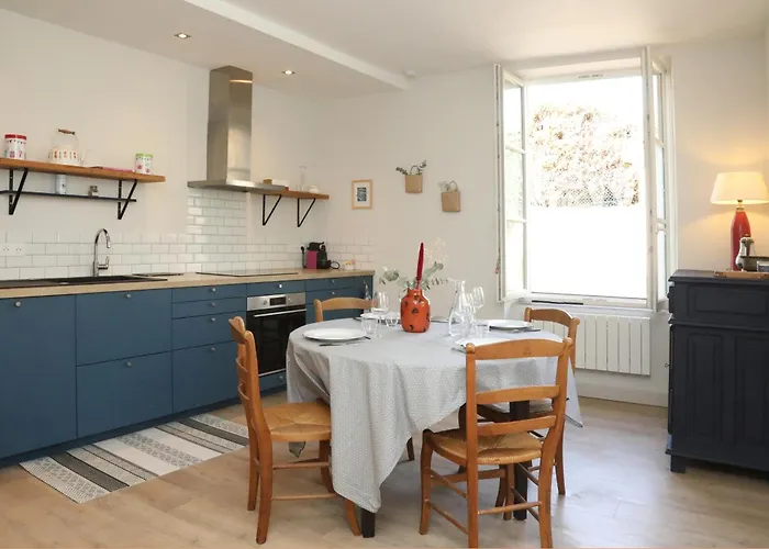 아파트 La Maison Du Clocher By La Boite En Courteuil