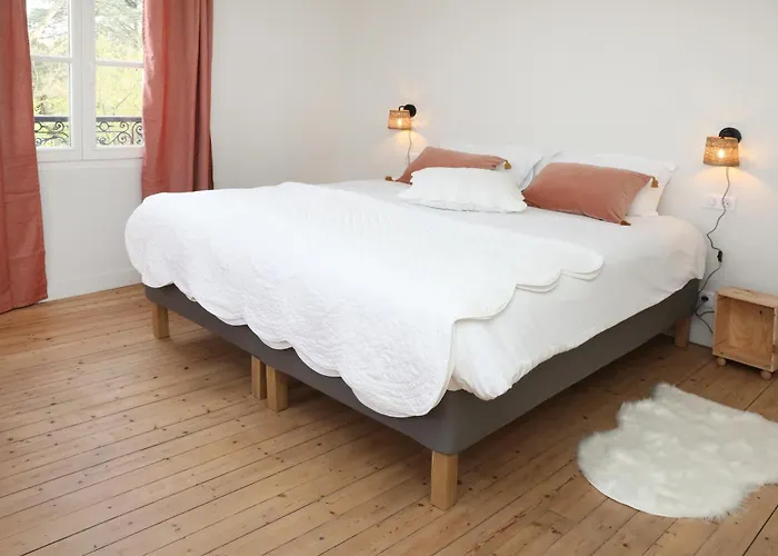 아파트 La Maison Du Clocher By La Boite En