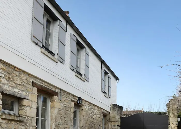 아파트 La Maison Du Clocher By La Boite En Courteuil