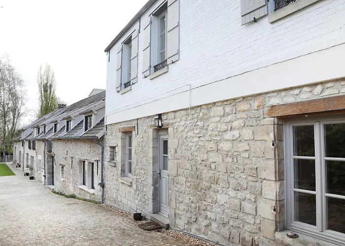 아파트 La Maison Du Clocher By La Boite En *